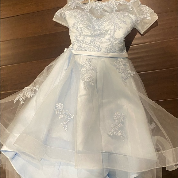 Womens, asymmetrical homecoming dress, size 2. - Picture 5 of 7